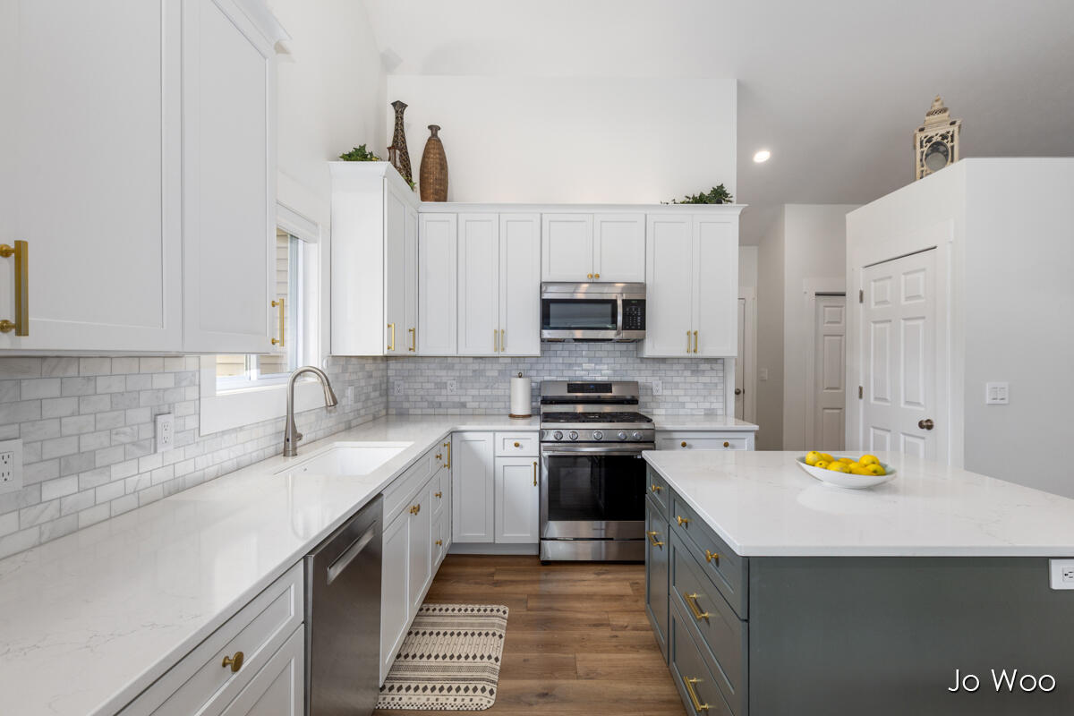 3529 Buttrick Avenue SE Ada MI 49301