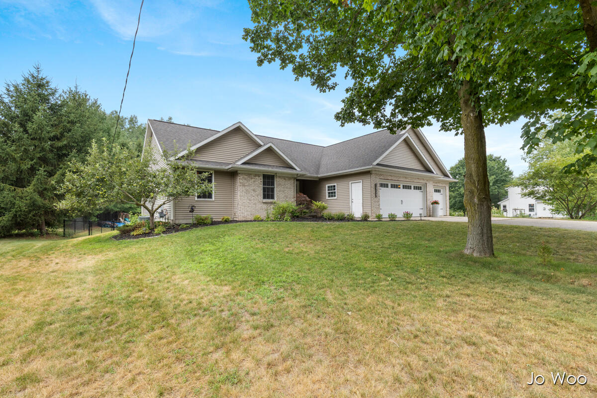 3529 Buttrick Avenue SE Ada MI 49301