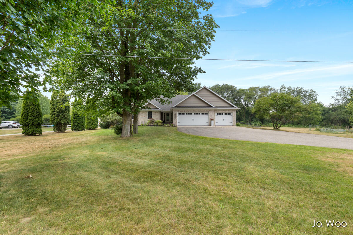 3529 Buttrick Avenue SE Ada MI 49301