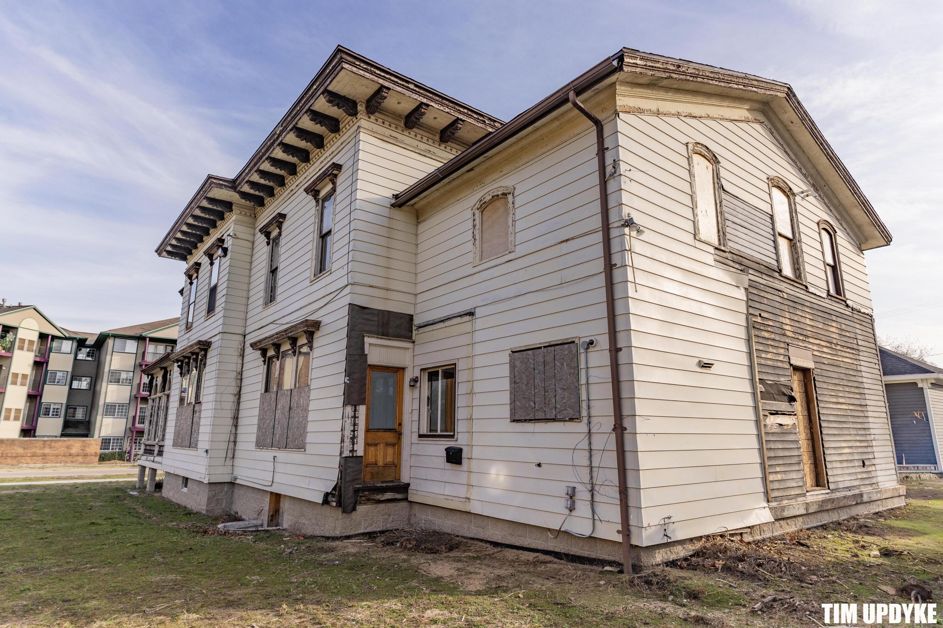 382 W Muskegon Avenue Muskegon MI 49440