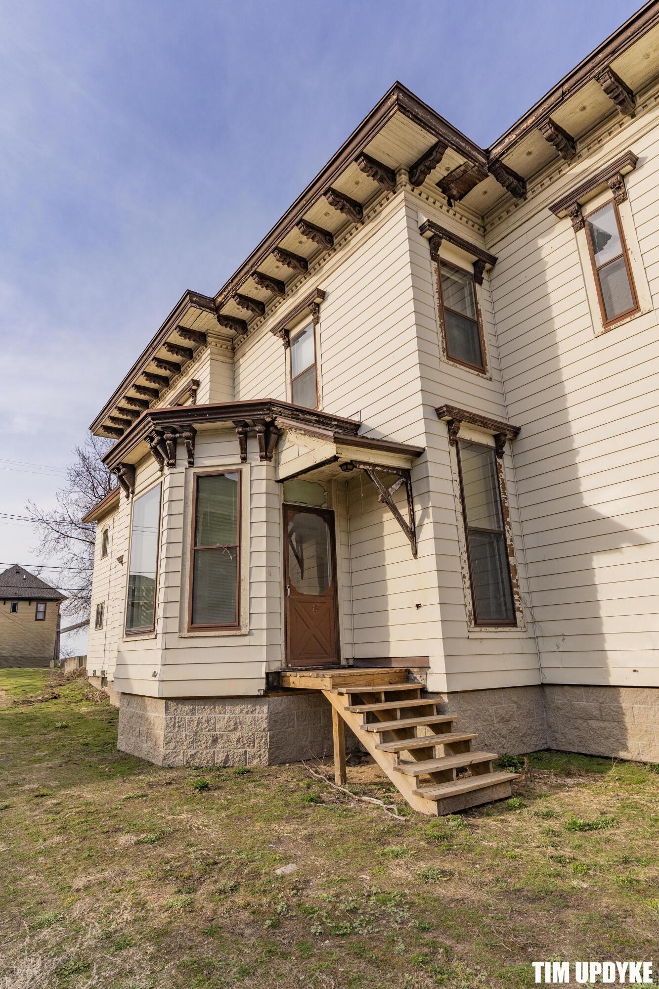 382 W Muskegon Avenue Muskegon MI 49440