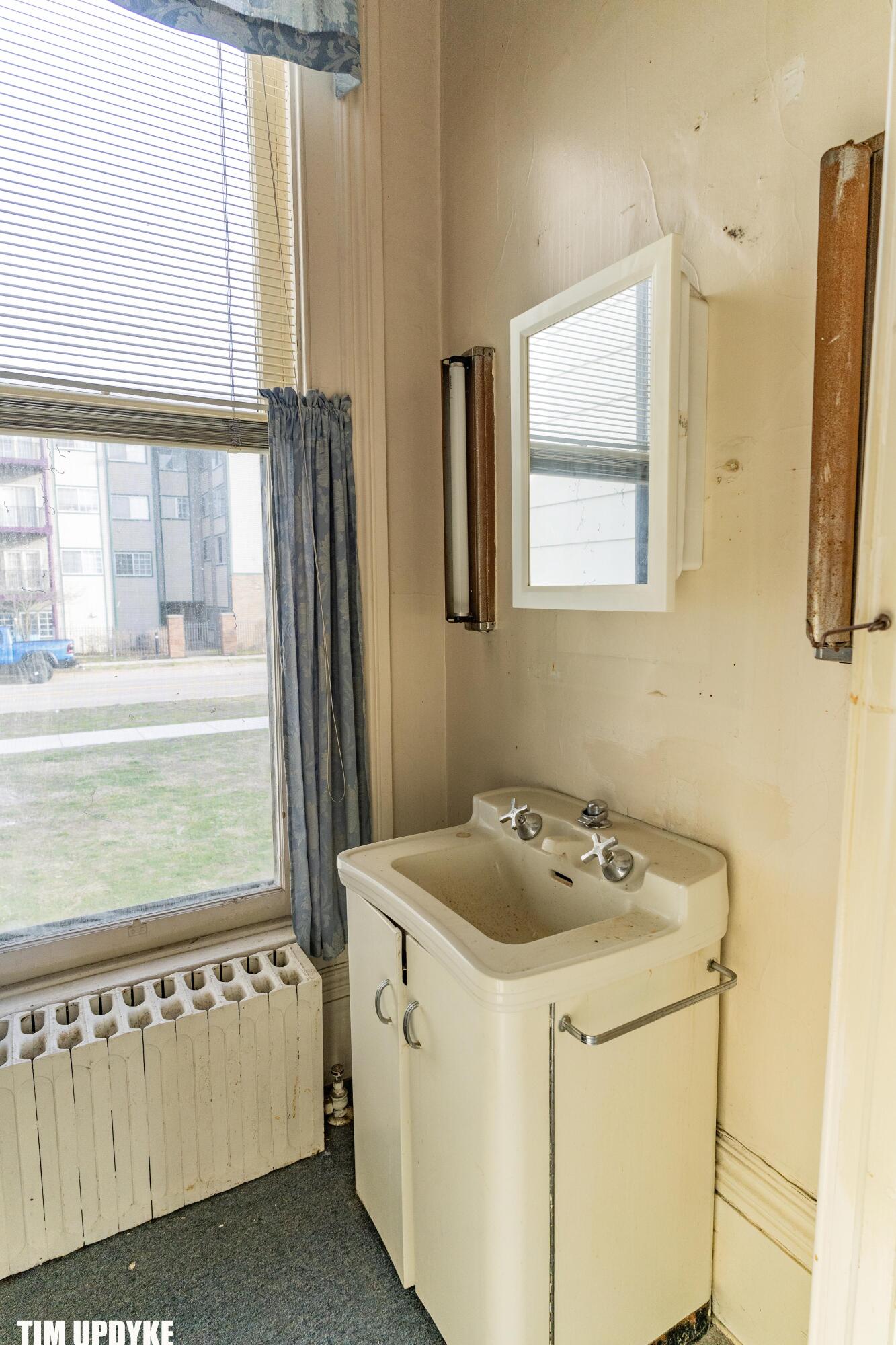 382 W Muskegon Avenue Muskegon MI 49440