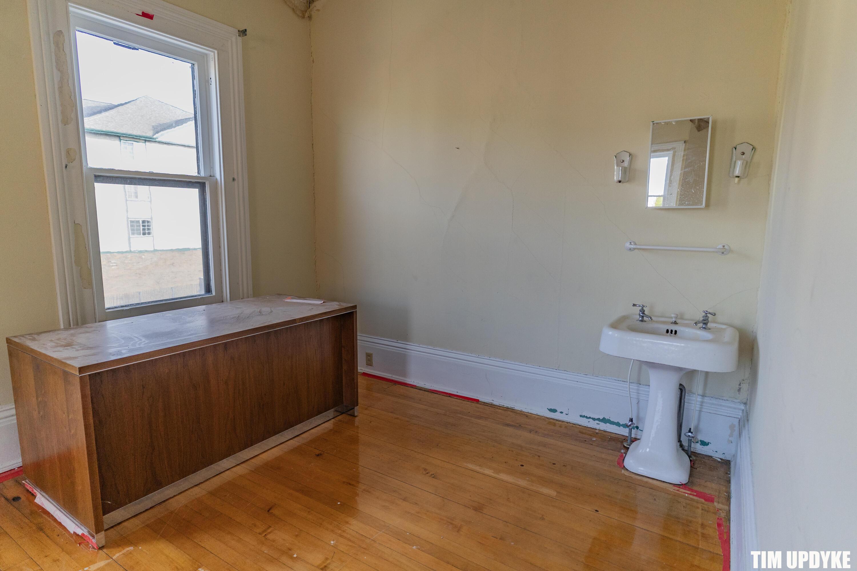 382 W Muskegon Avenue Muskegon MI 49440