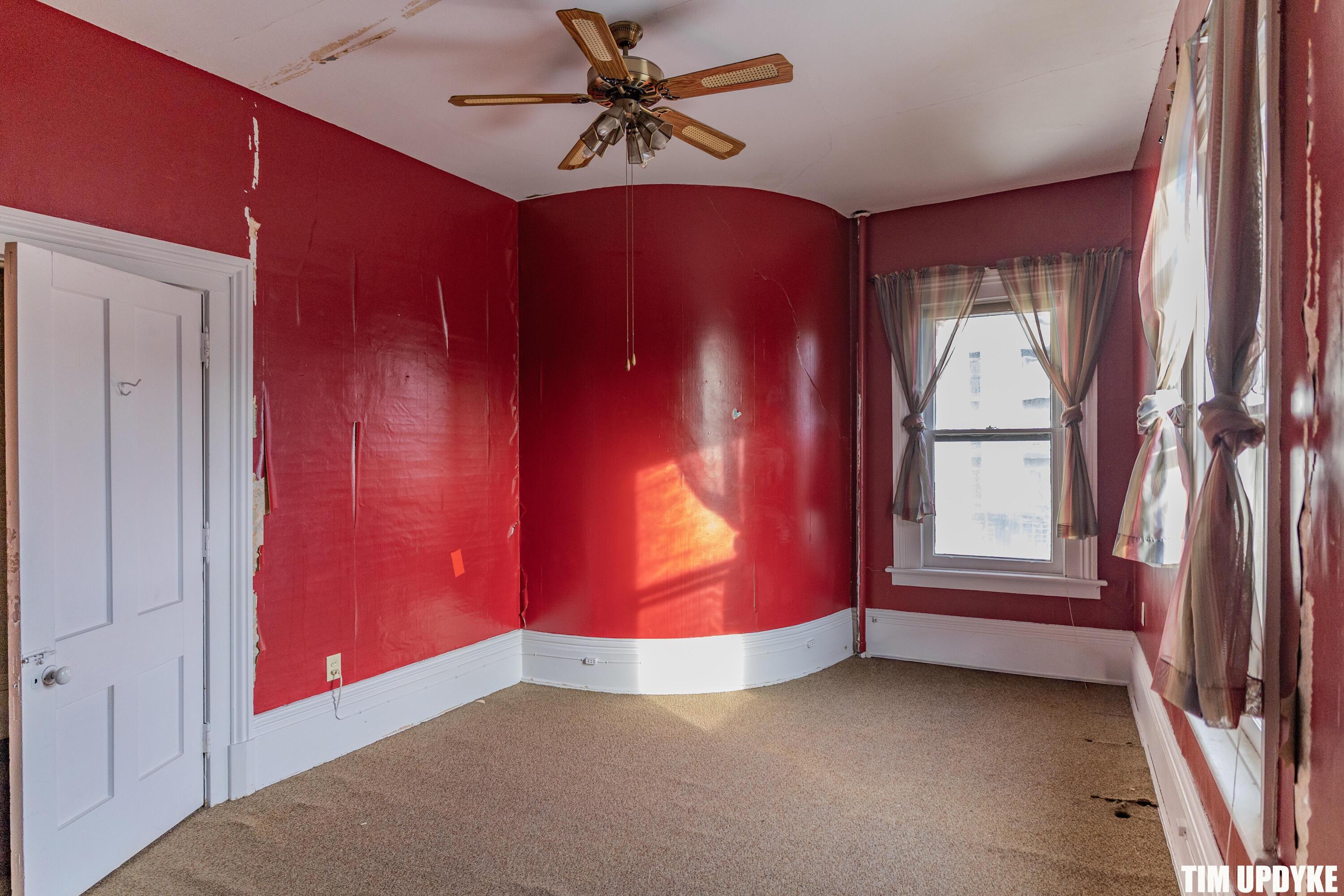 382 W Muskegon Avenue Muskegon MI 49440