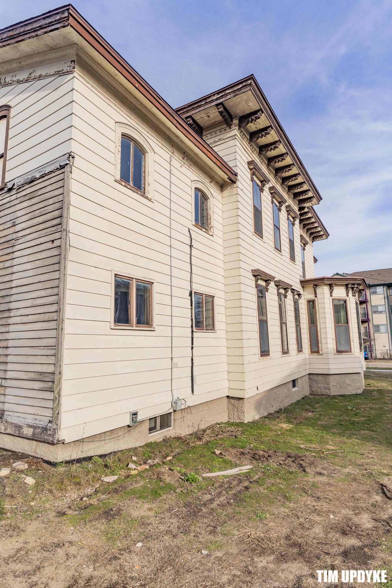382 W Muskegon Avenue Muskegon MI 49440