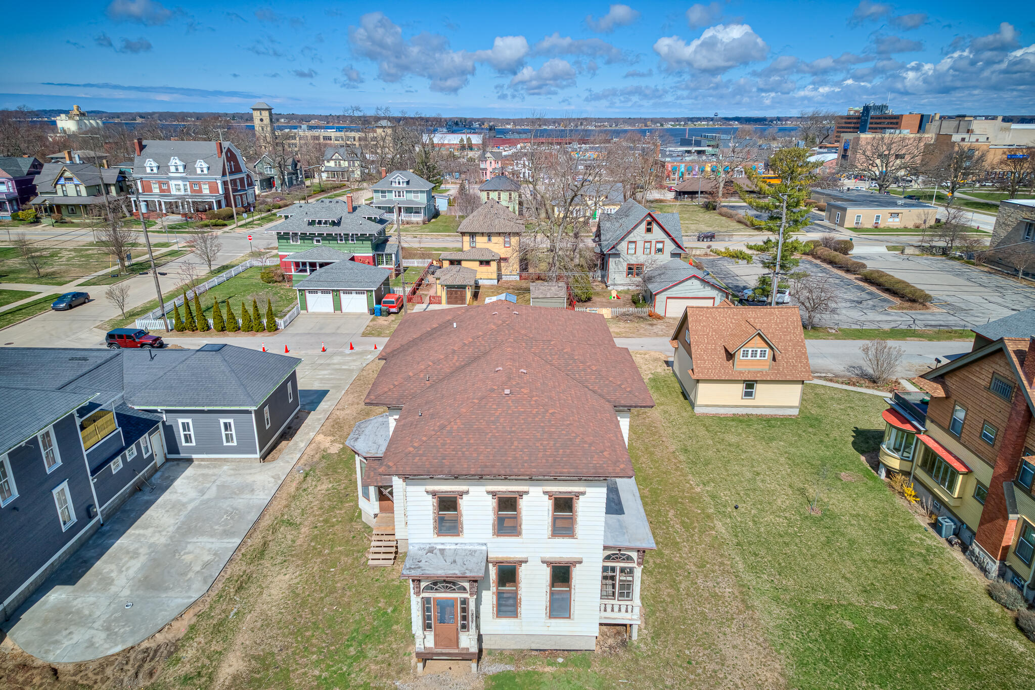 382 W Muskegon Avenue Muskegon MI 49440