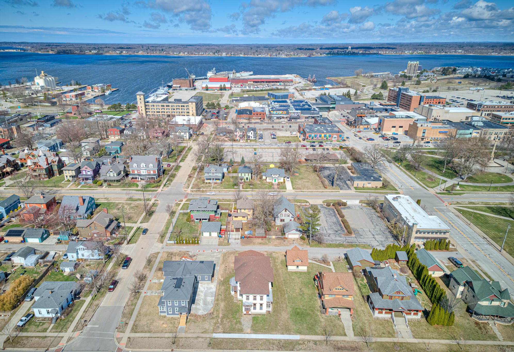 382 W Muskegon Avenue Muskegon MI 49440