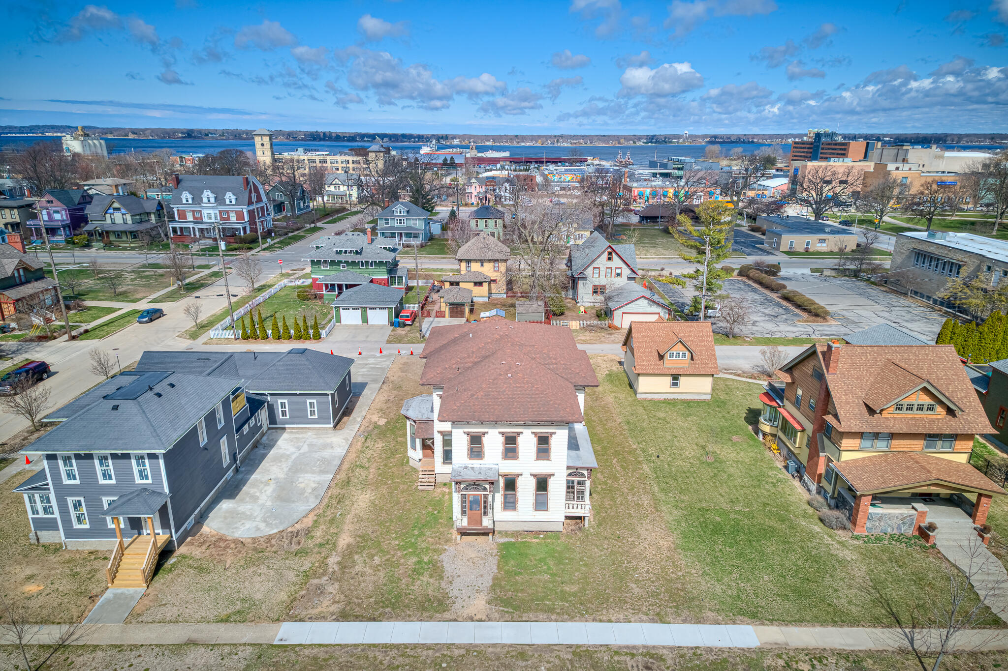 382 W Muskegon Avenue Muskegon MI 49440