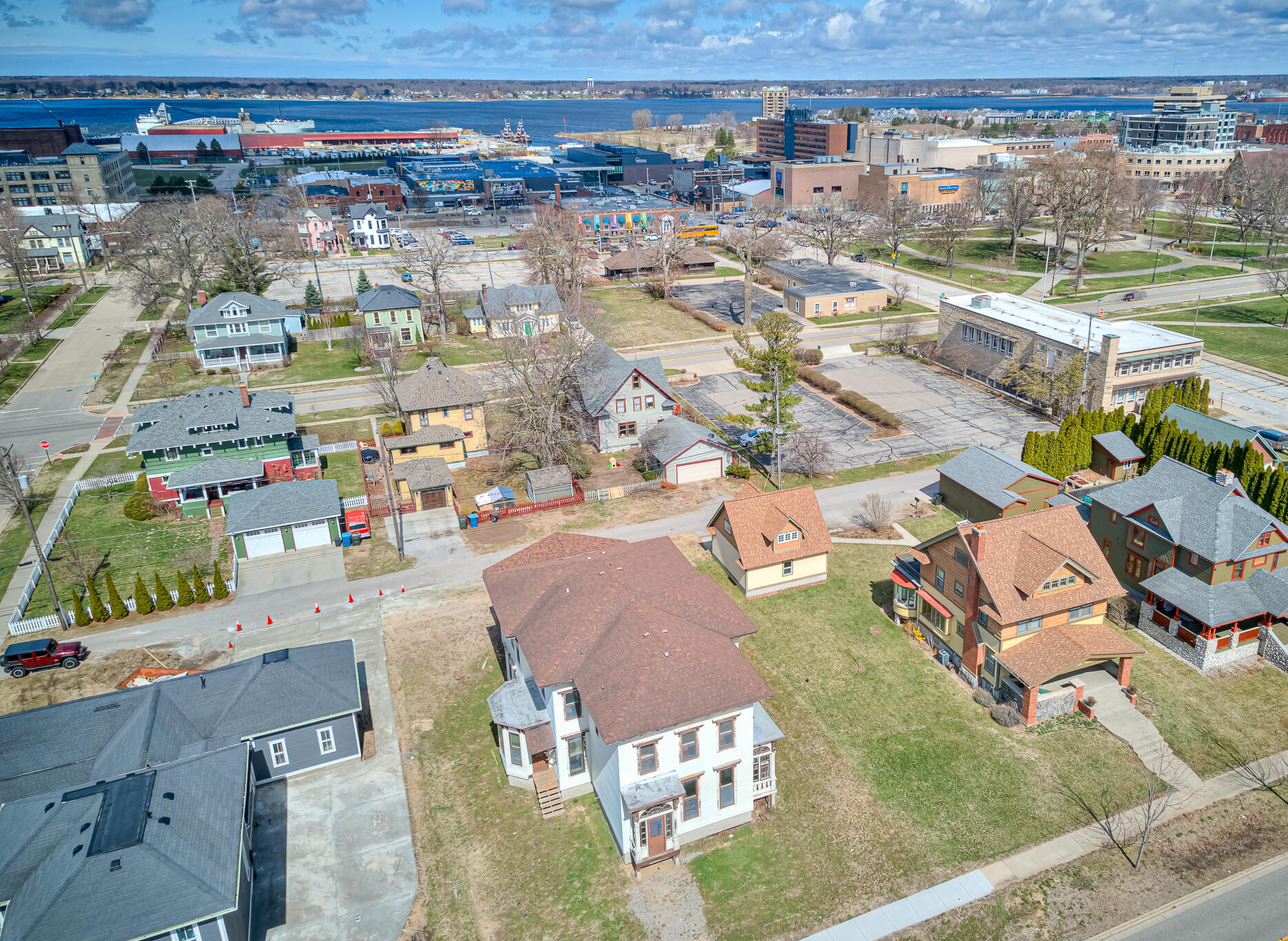 382 W Muskegon Avenue Muskegon MI 49440