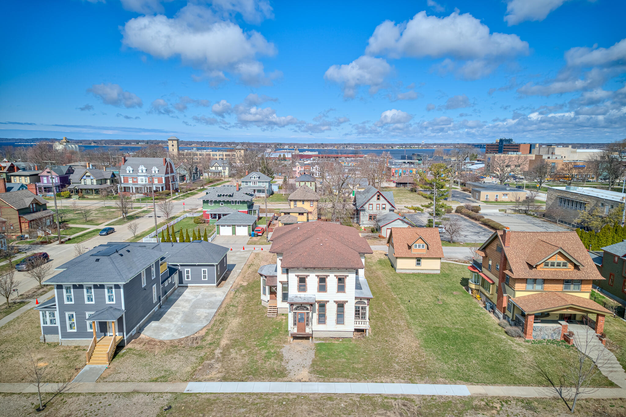 382 W Muskegon Avenue Muskegon MI 49440