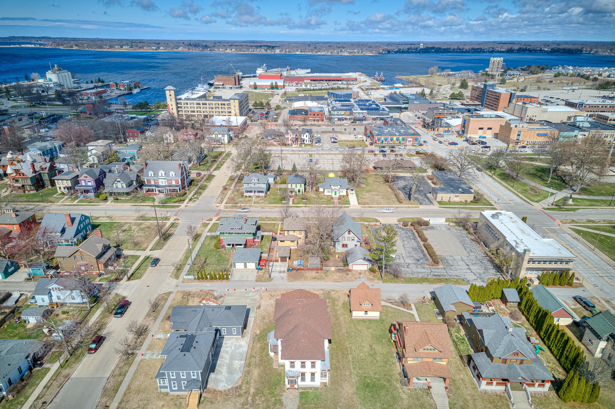 382 W Muskegon Avenue Muskegon MI 49440