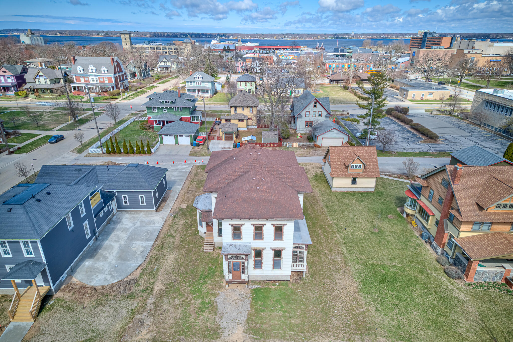 382 W Muskegon Avenue Muskegon MI 49440