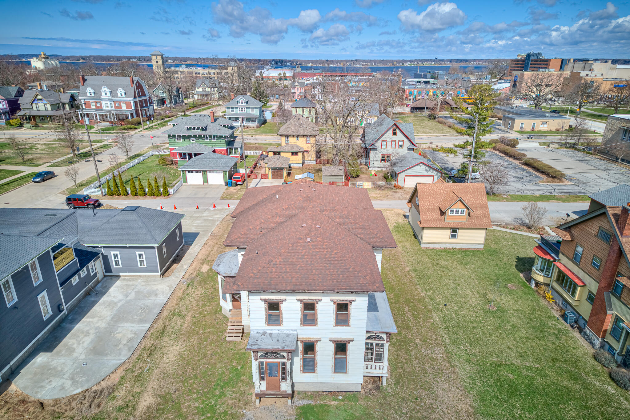382 W Muskegon Avenue Muskegon MI 49440
