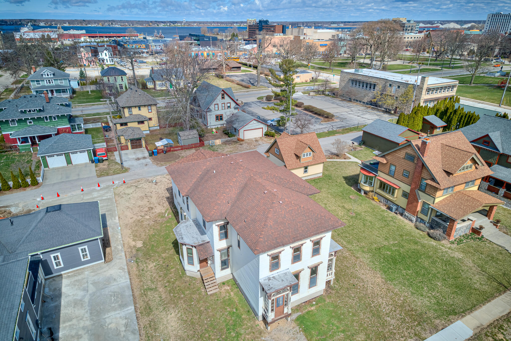 382 W Muskegon Avenue Muskegon MI 49440