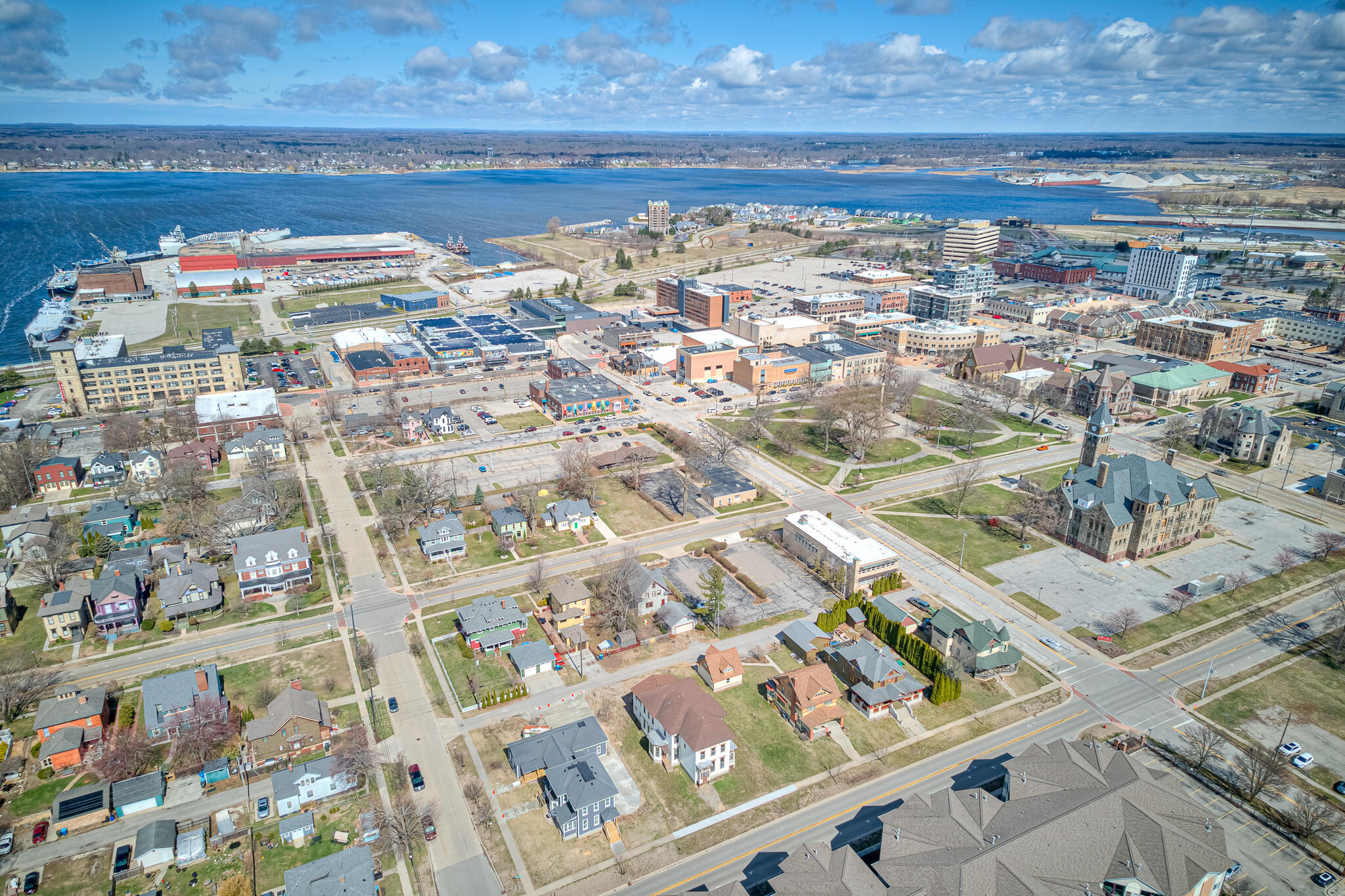 382 W Muskegon Avenue Muskegon MI 49440