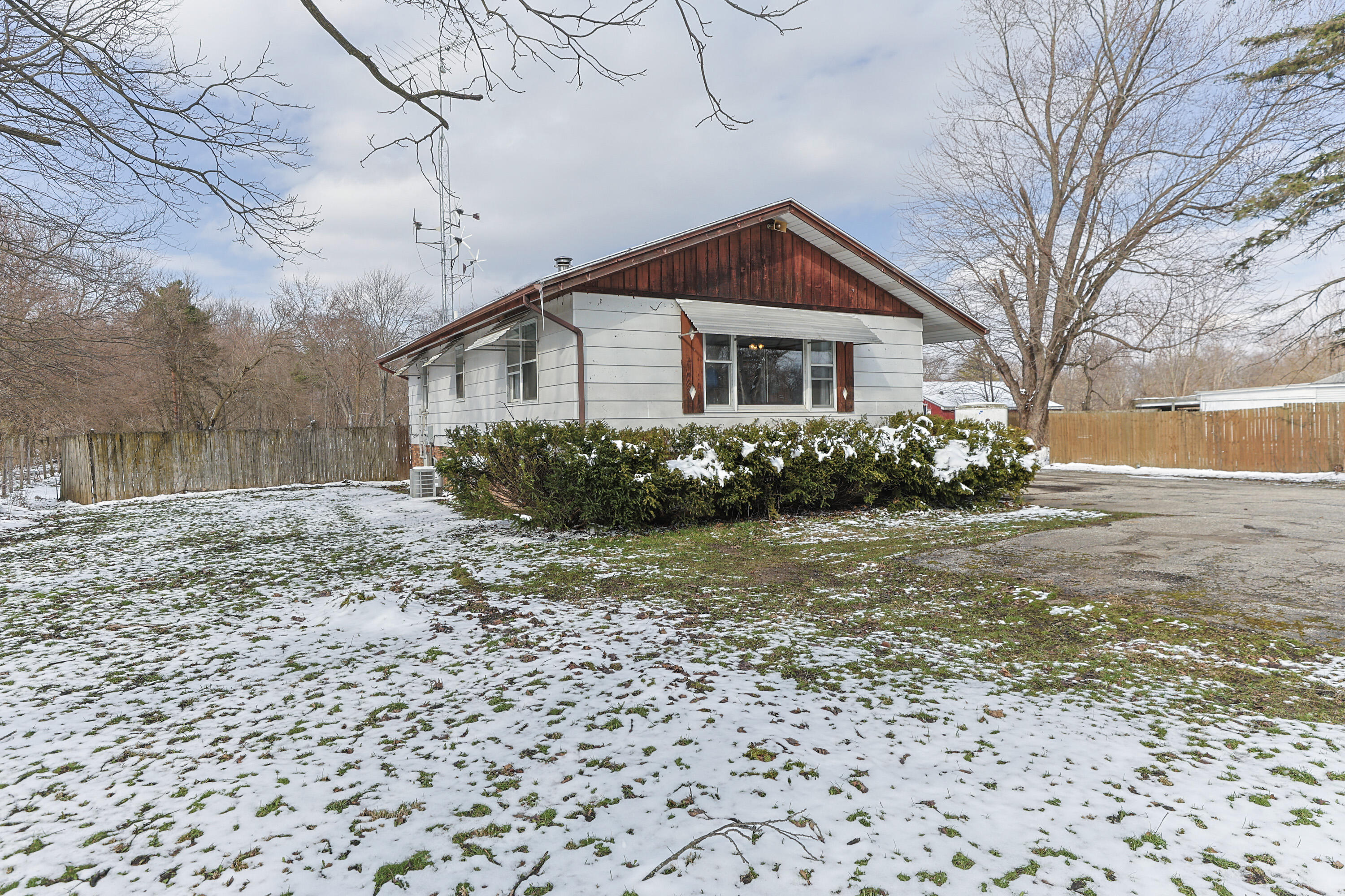 29460 M 62 W Dowagiac MI 49047