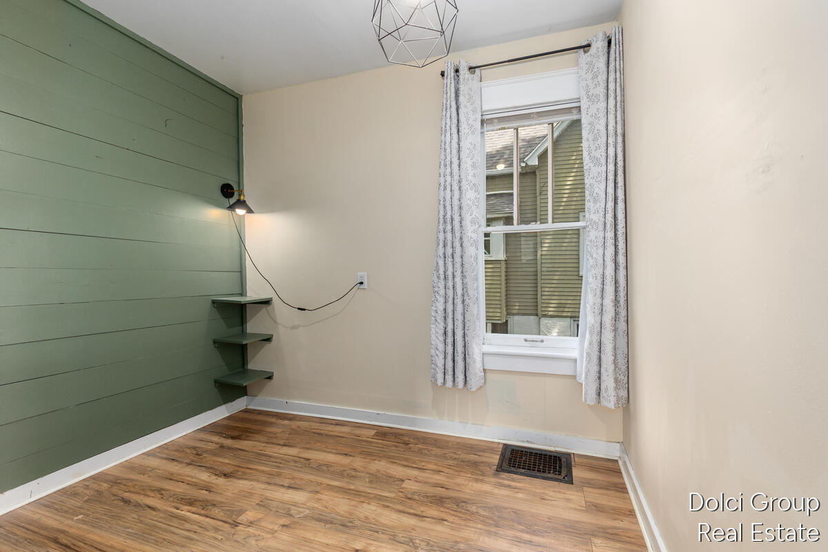 443 Cedar Street NE Grand Rapids MI 49503