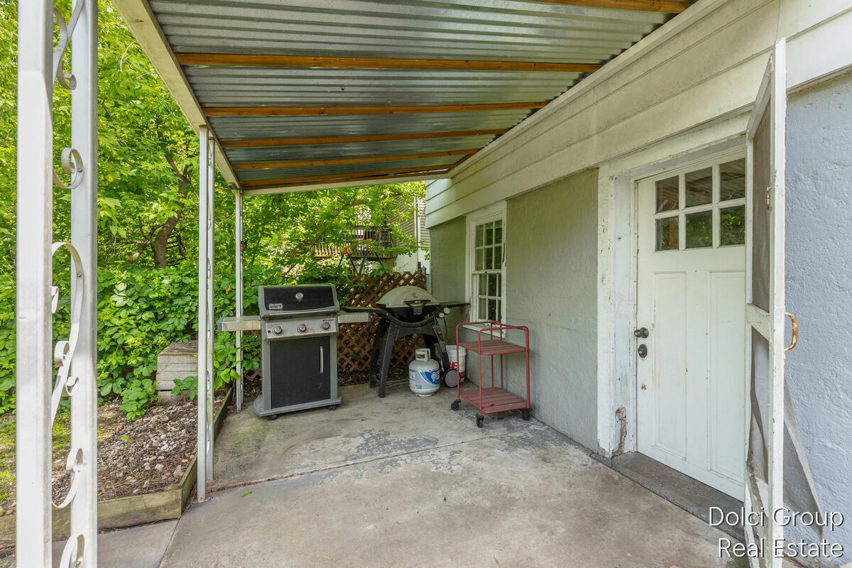 443 Cedar Street NE Grand Rapids MI 49503