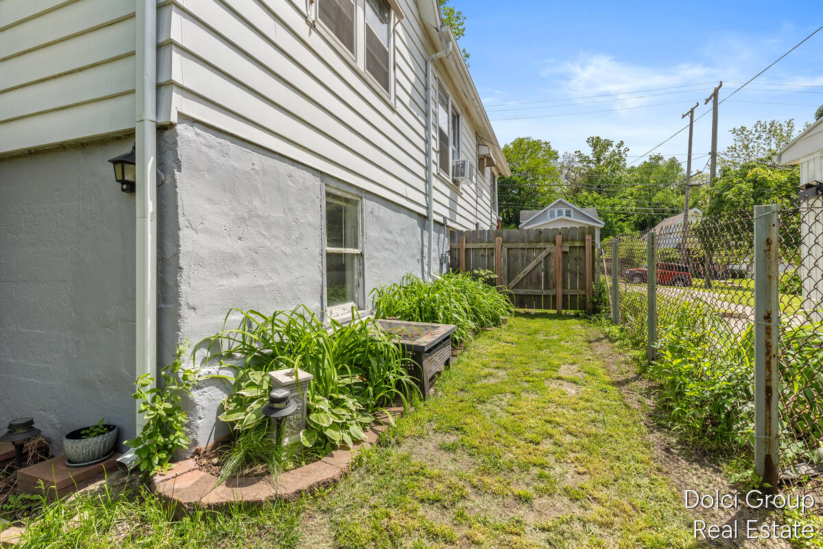 443 Cedar Street NE Grand Rapids MI 49503