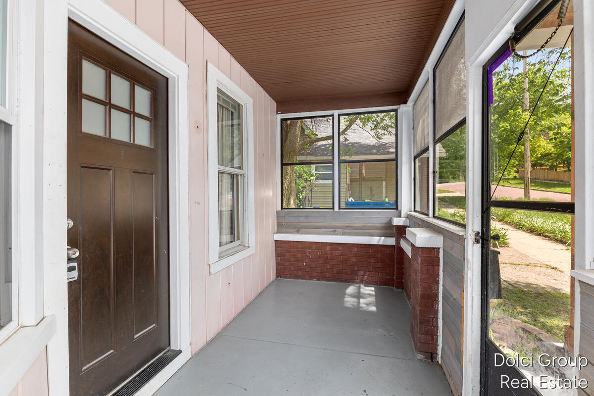 443 Cedar Street NE Grand Rapids MI 49503