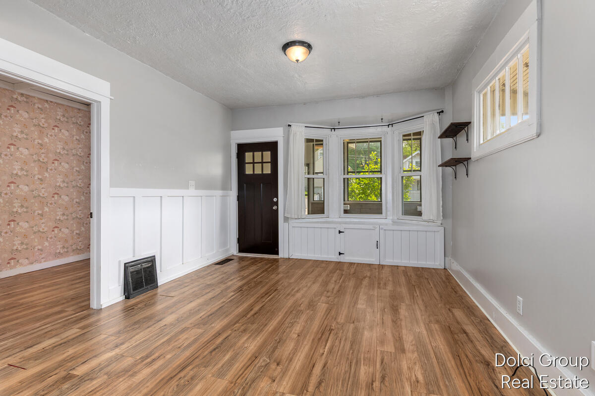 443 Cedar Street NE Grand Rapids MI 49503