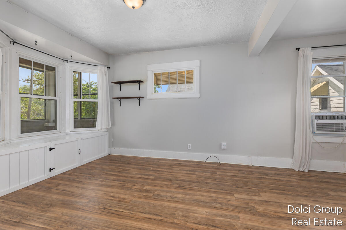 443 Cedar Street NE Grand Rapids MI 49503
