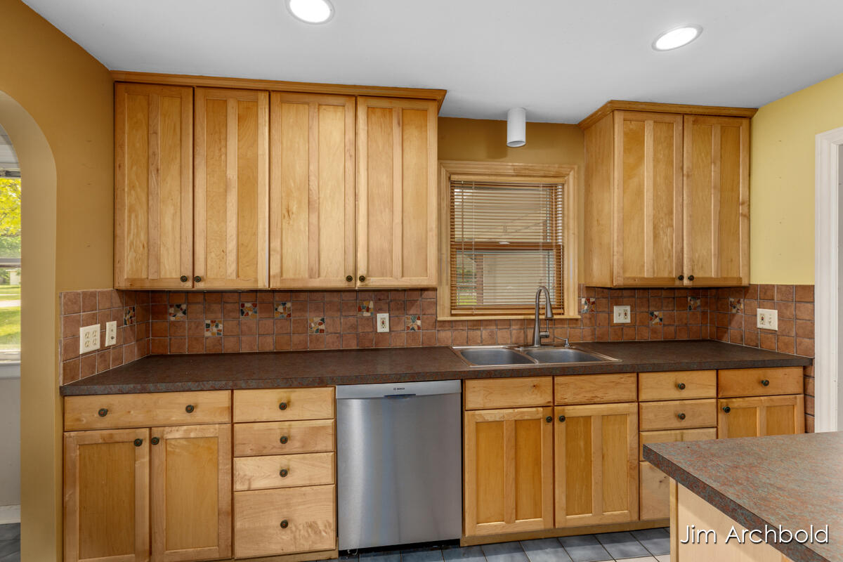 146 Bellevue Street SE Grand Rapids MI 49548
