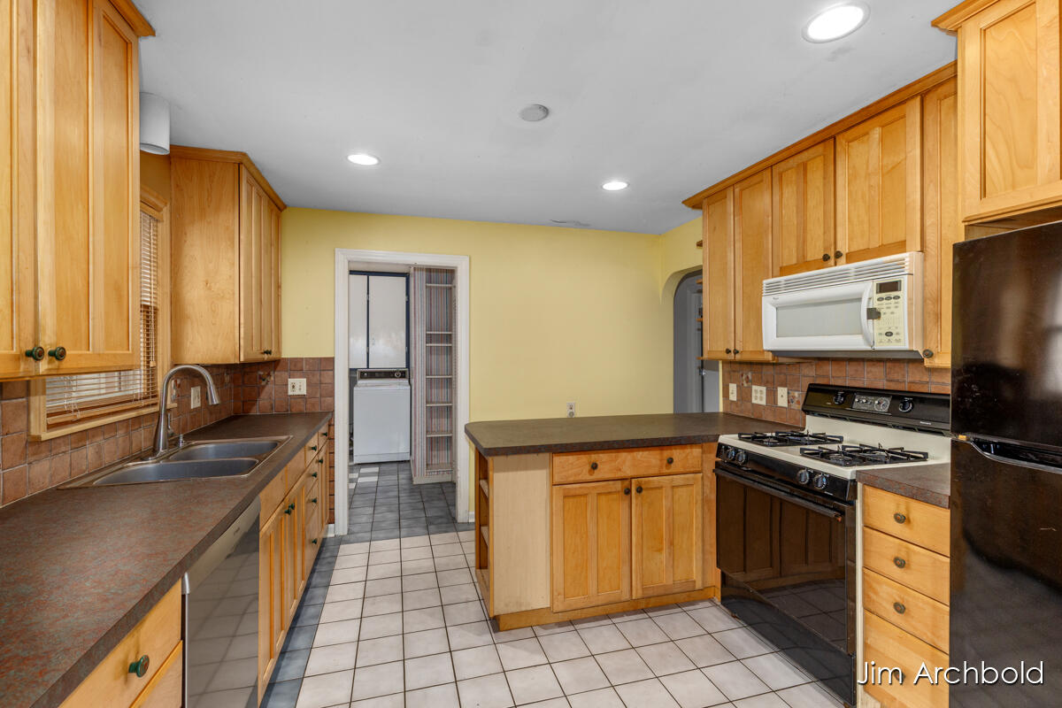 146 Bellevue Street SE Grand Rapids MI 49548