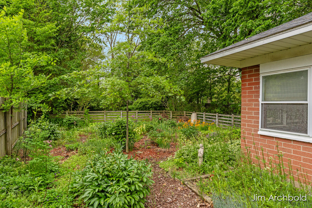 146 Bellevue Street SE Grand Rapids MI 49548