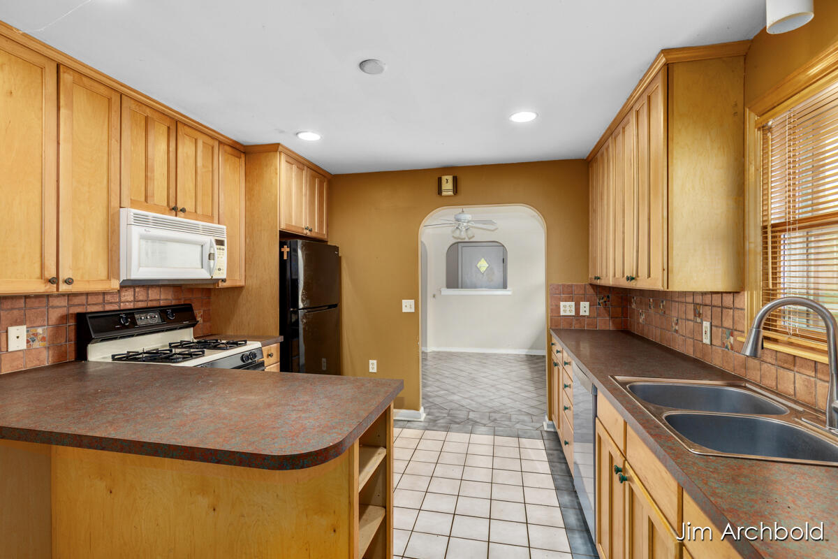 146 Bellevue Street SE Grand Rapids MI 49548