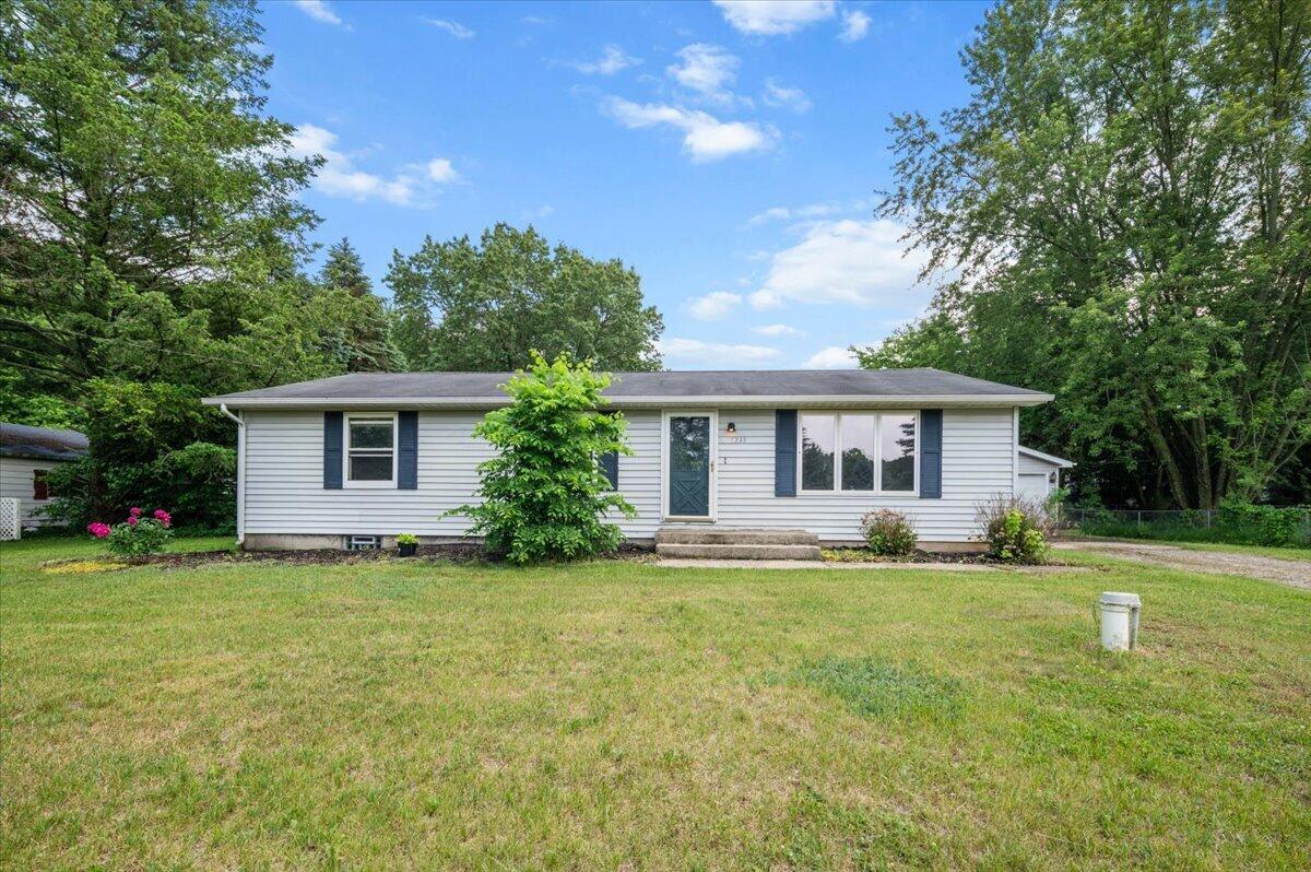 7218 11 Mile Road NE Rockford MI 49341