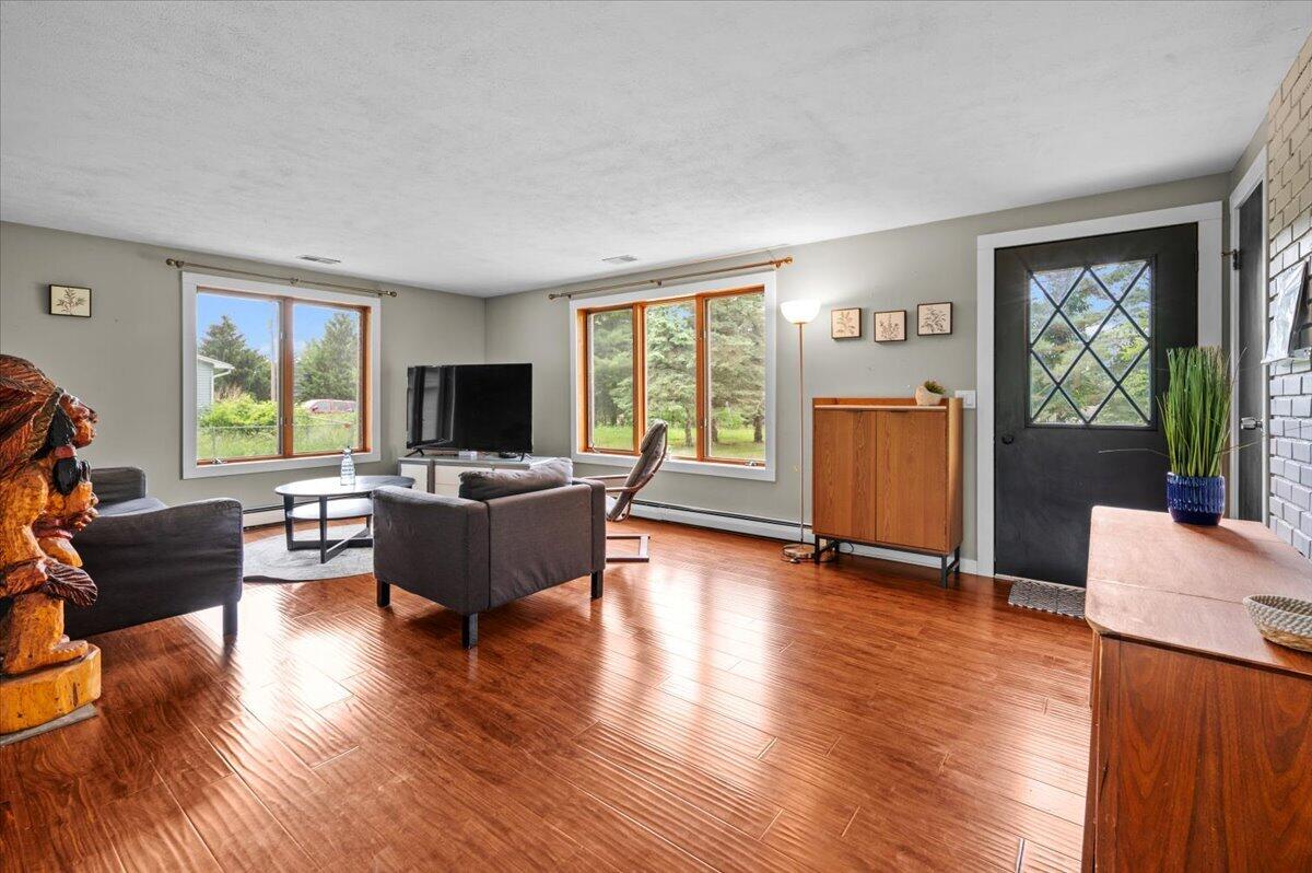 7218 11 Mile Road NE Rockford MI 49341