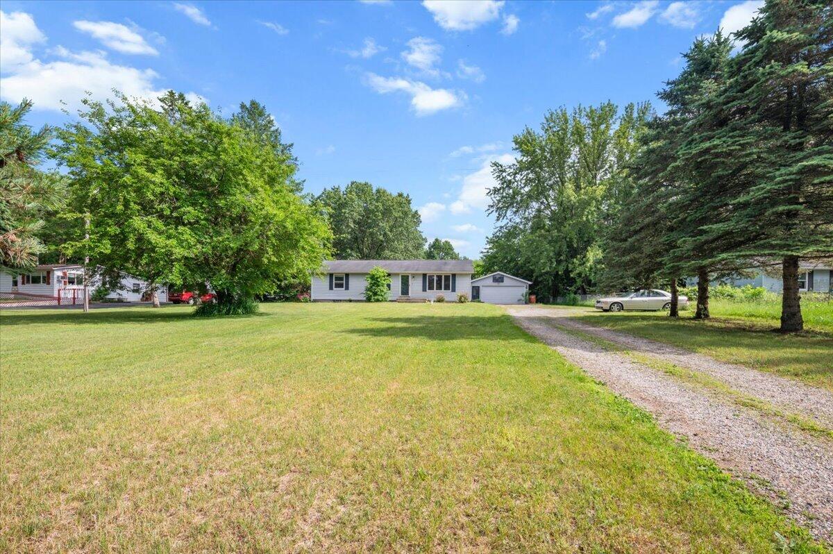 7218 11 Mile Road NE Rockford MI 49341