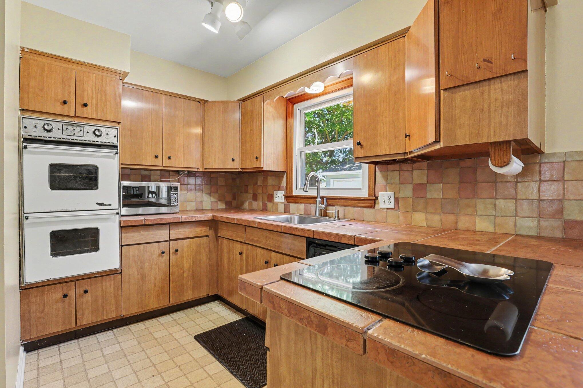 1653 Ridgeview Street SE Grand Rapids MI 49506