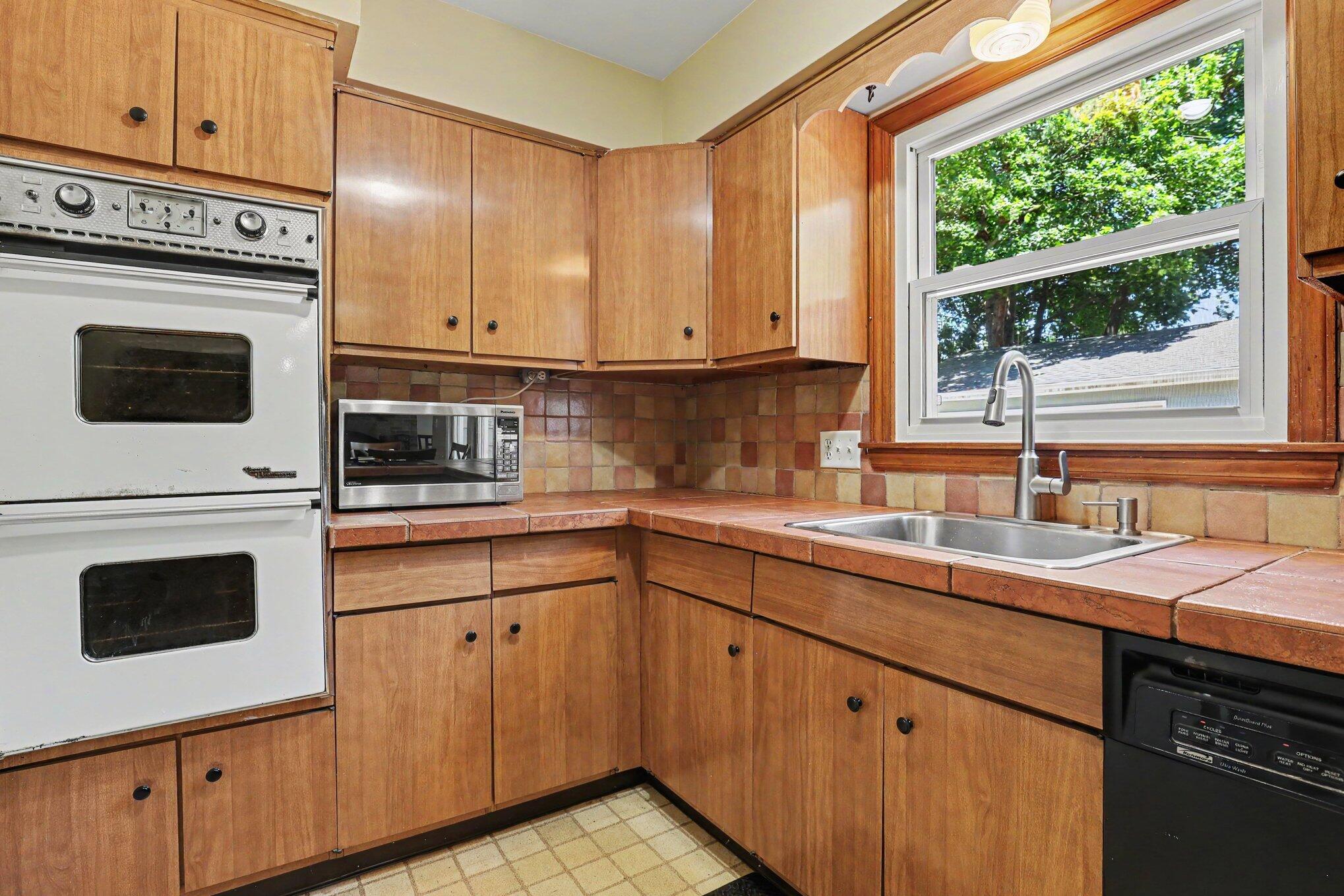 1653 Ridgeview Street SE Grand Rapids MI 49506