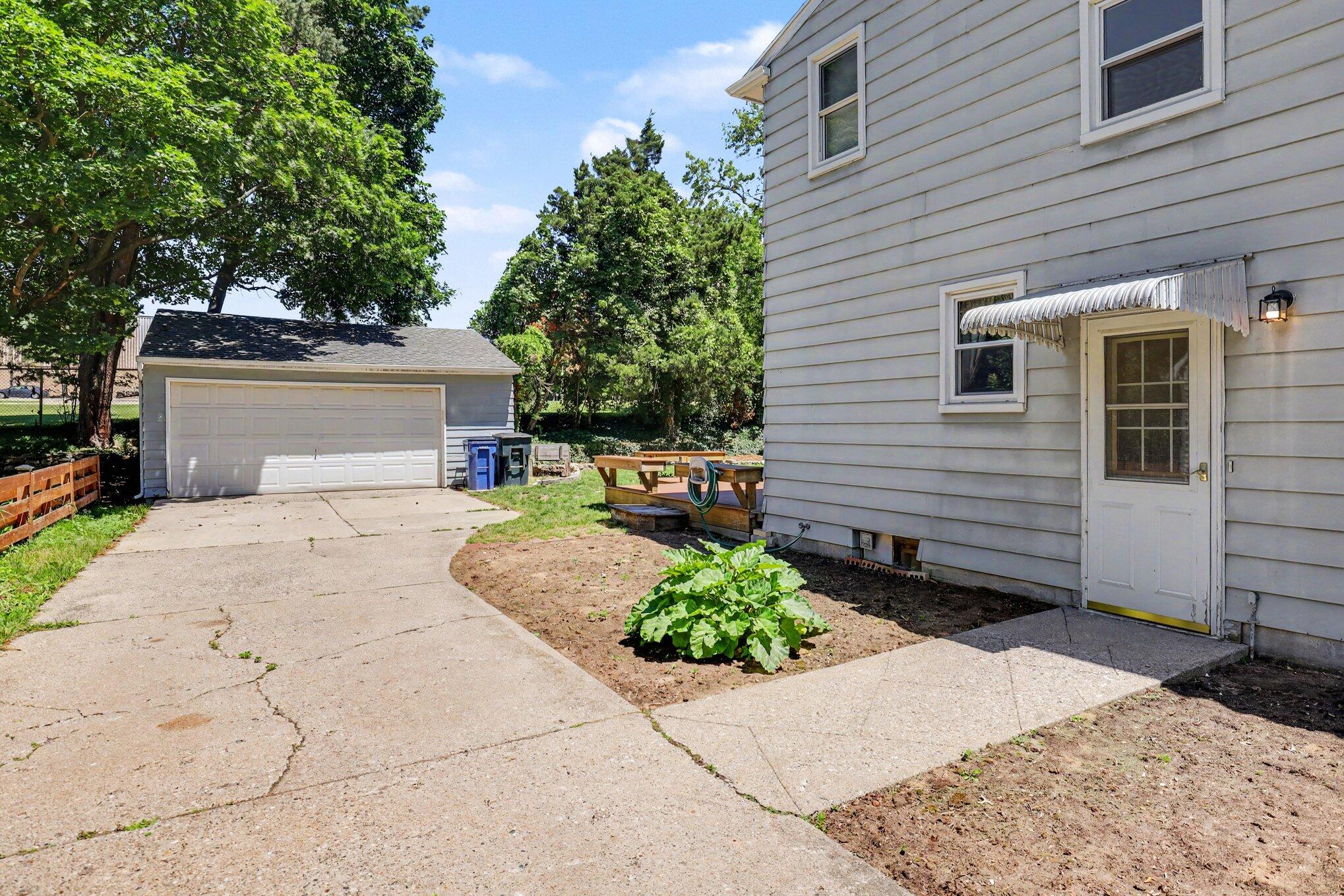 1653 Ridgeview Street SE Grand Rapids MI 49506