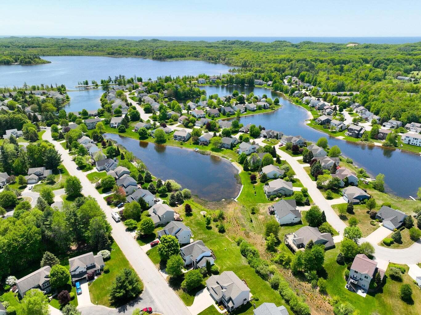 6779 Winter Creek Road Norton Shores MI 49444