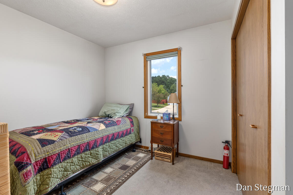 1421 Hollow Ridge Drive NE Rockford MI 49341