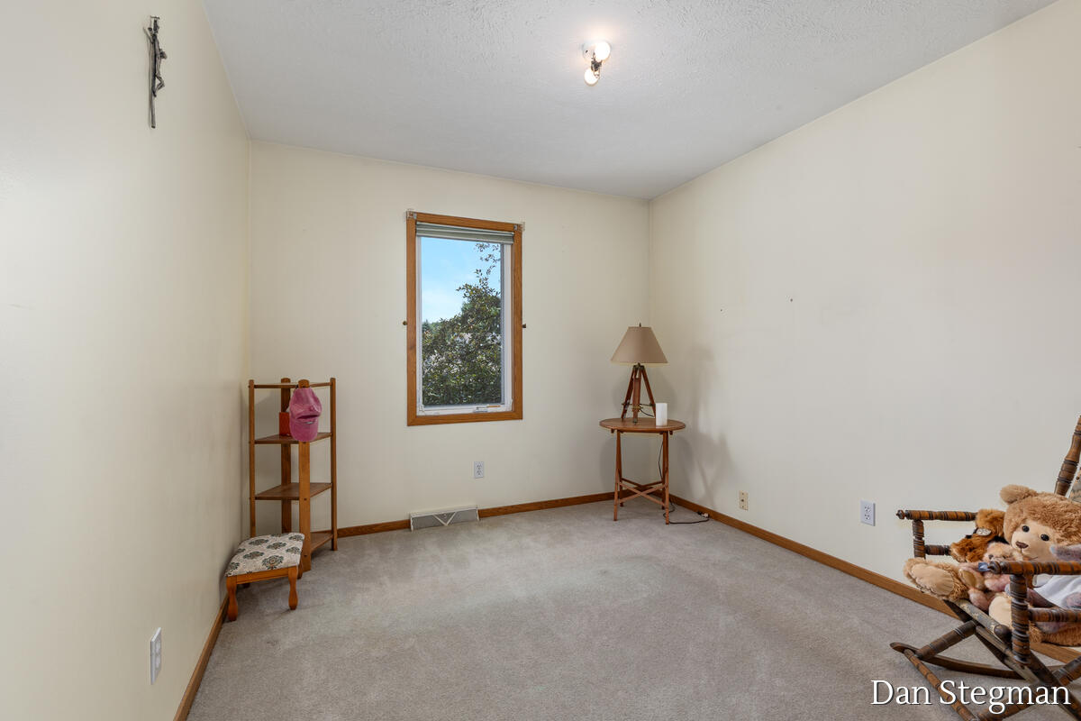 1421 Hollow Ridge Drive NE Rockford MI 49341