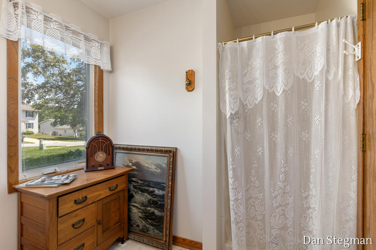 1421 Hollow Ridge Drive NE Rockford MI 49341