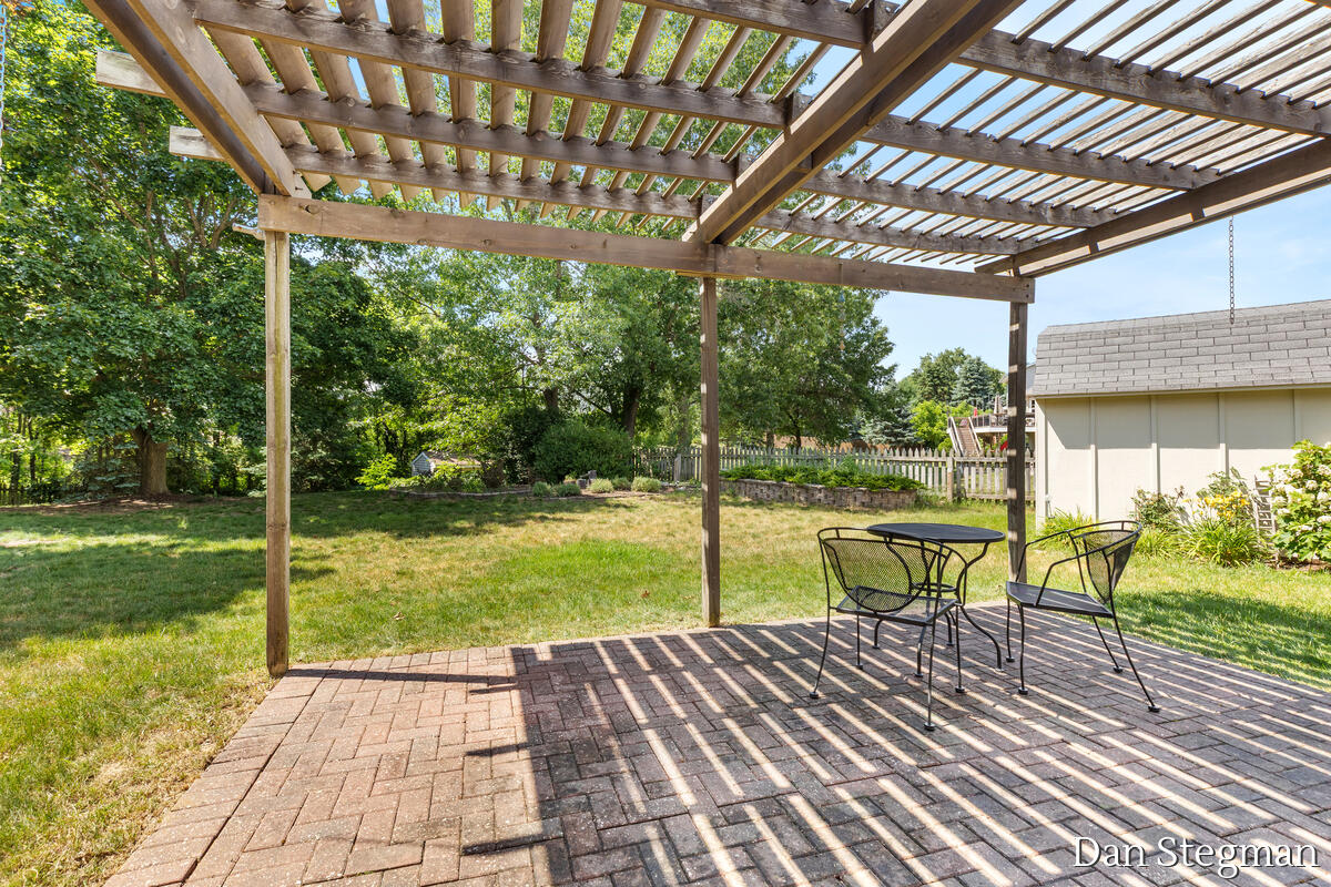1421 Hollow Ridge Drive NE Rockford MI 49341