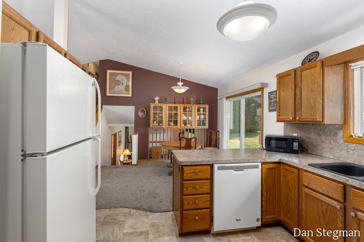 1421 Hollow Ridge Drive NE Rockford MI 49341