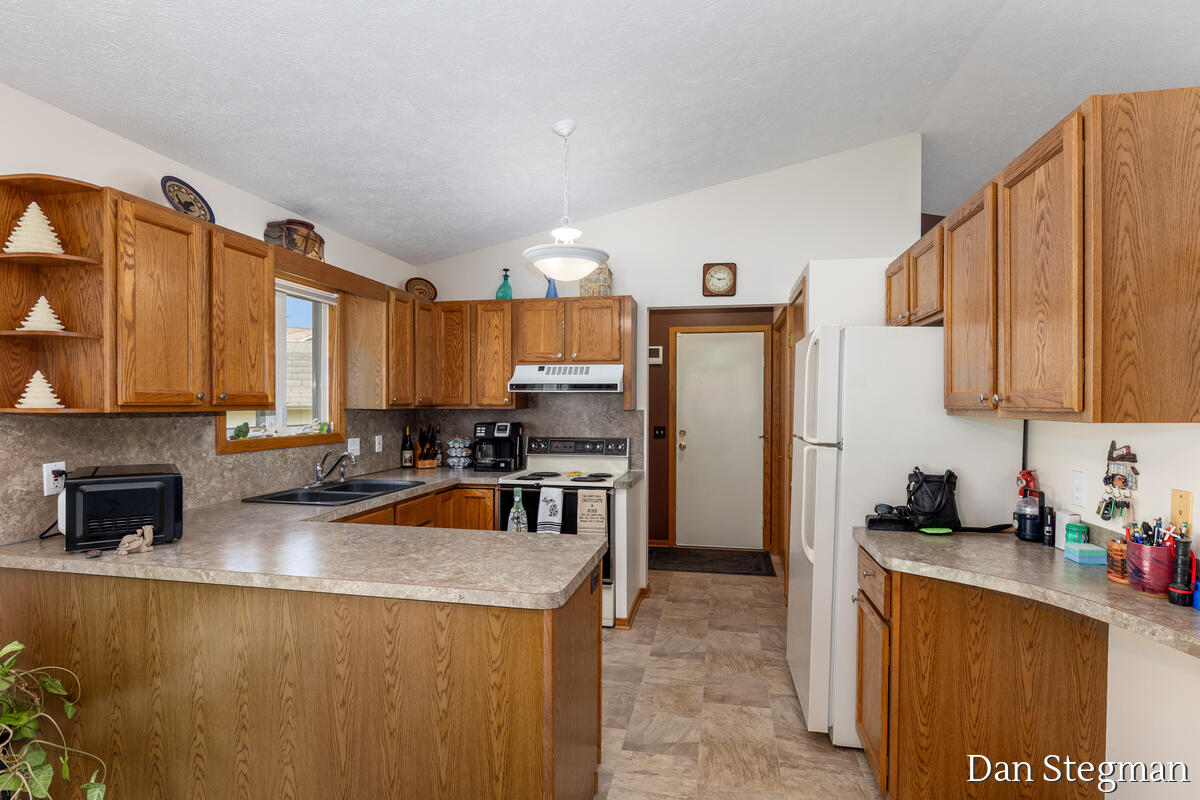 1421 Hollow Ridge Drive NE Rockford MI 49341