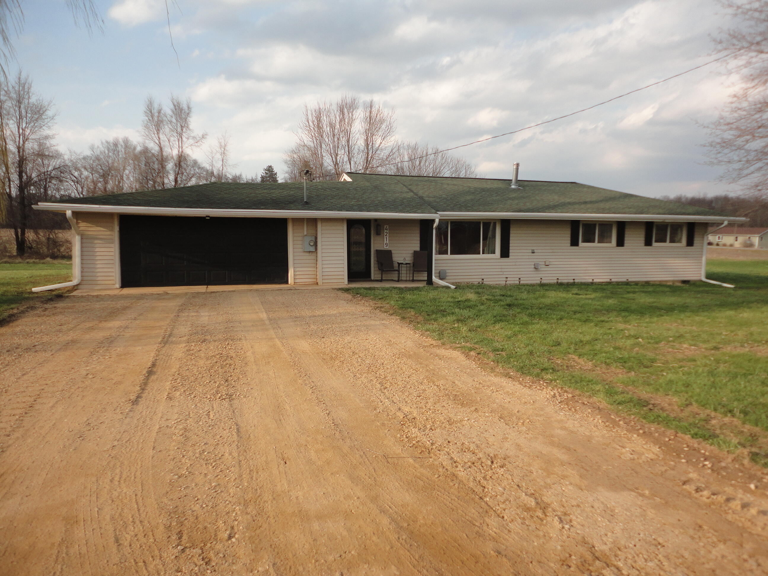 4219 W 110th Avenue Allegan MI 49010