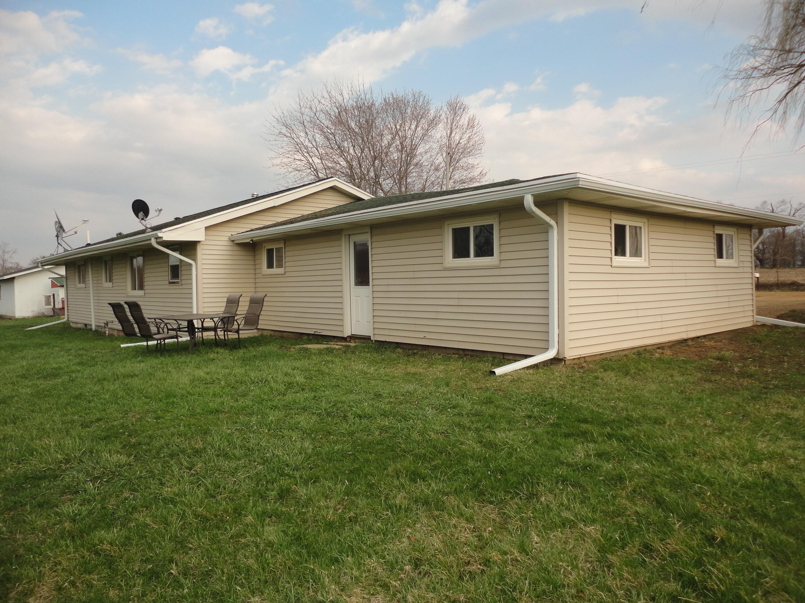 4219 W 110th Avenue Allegan MI 49010