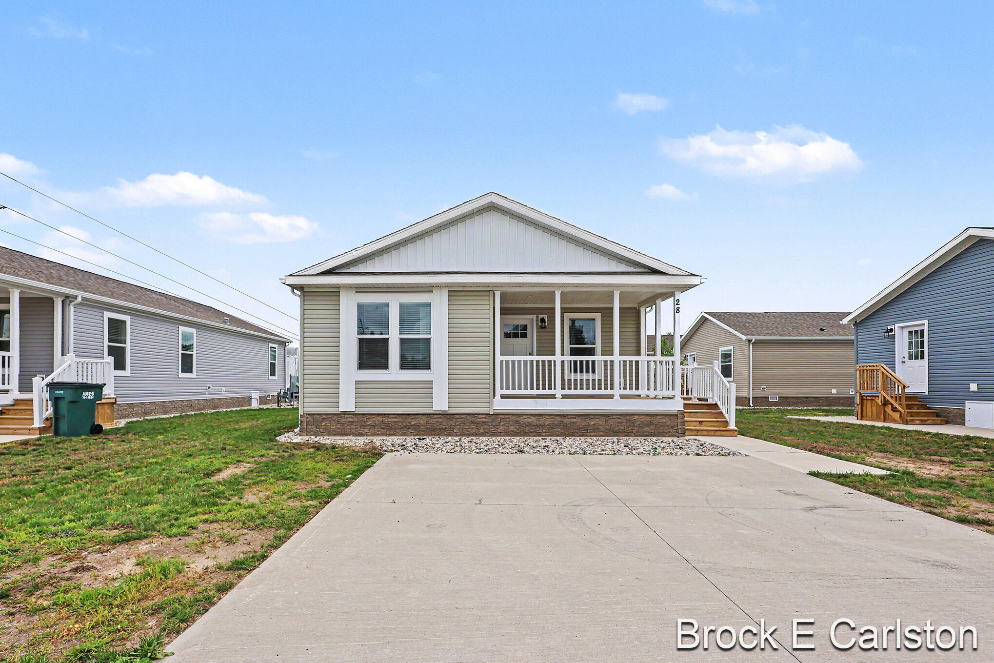 1283 E Ellis Road Norton Shores MI 49441