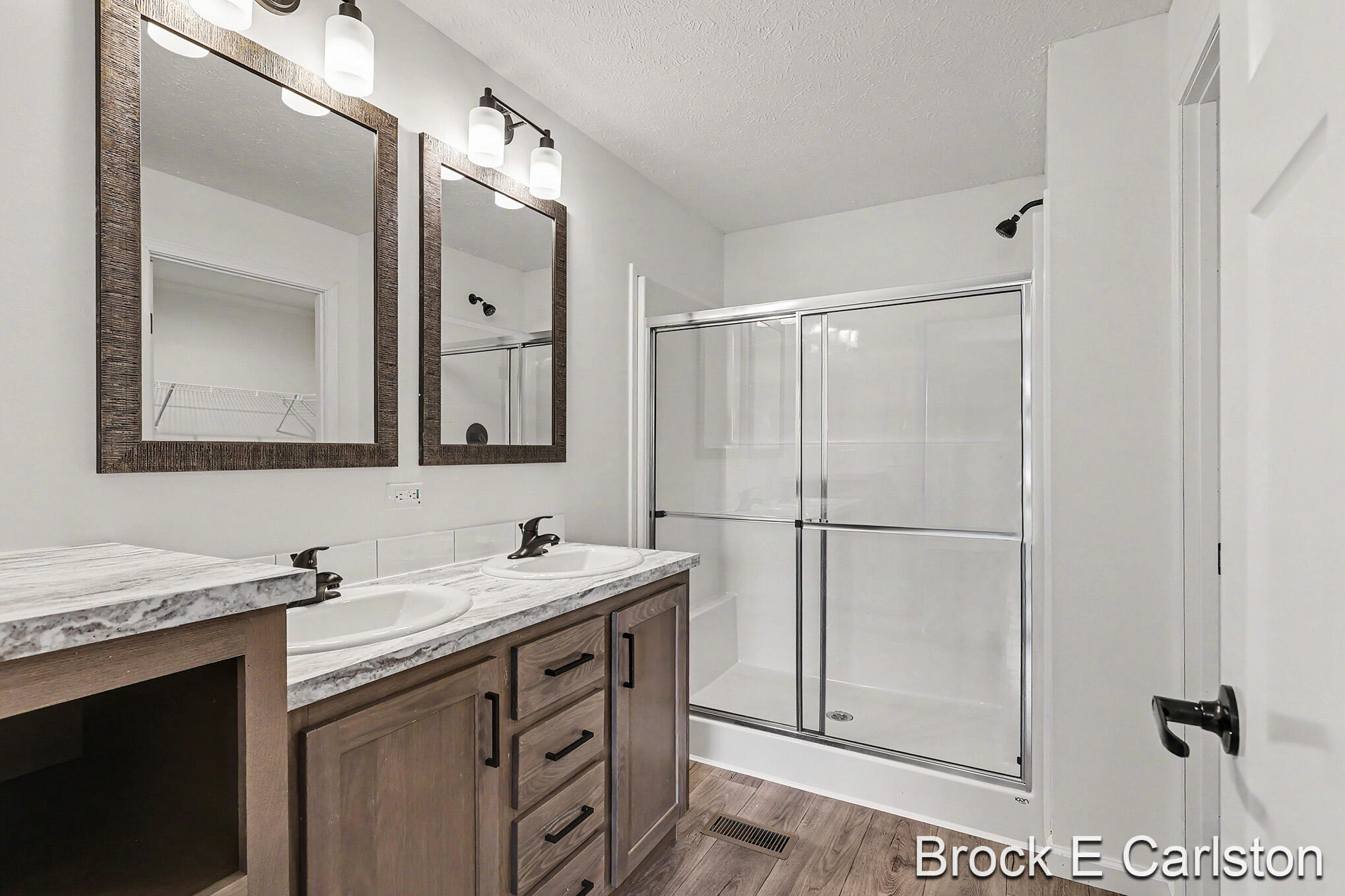 1283 E Ellis Road Norton Shores MI 49441
