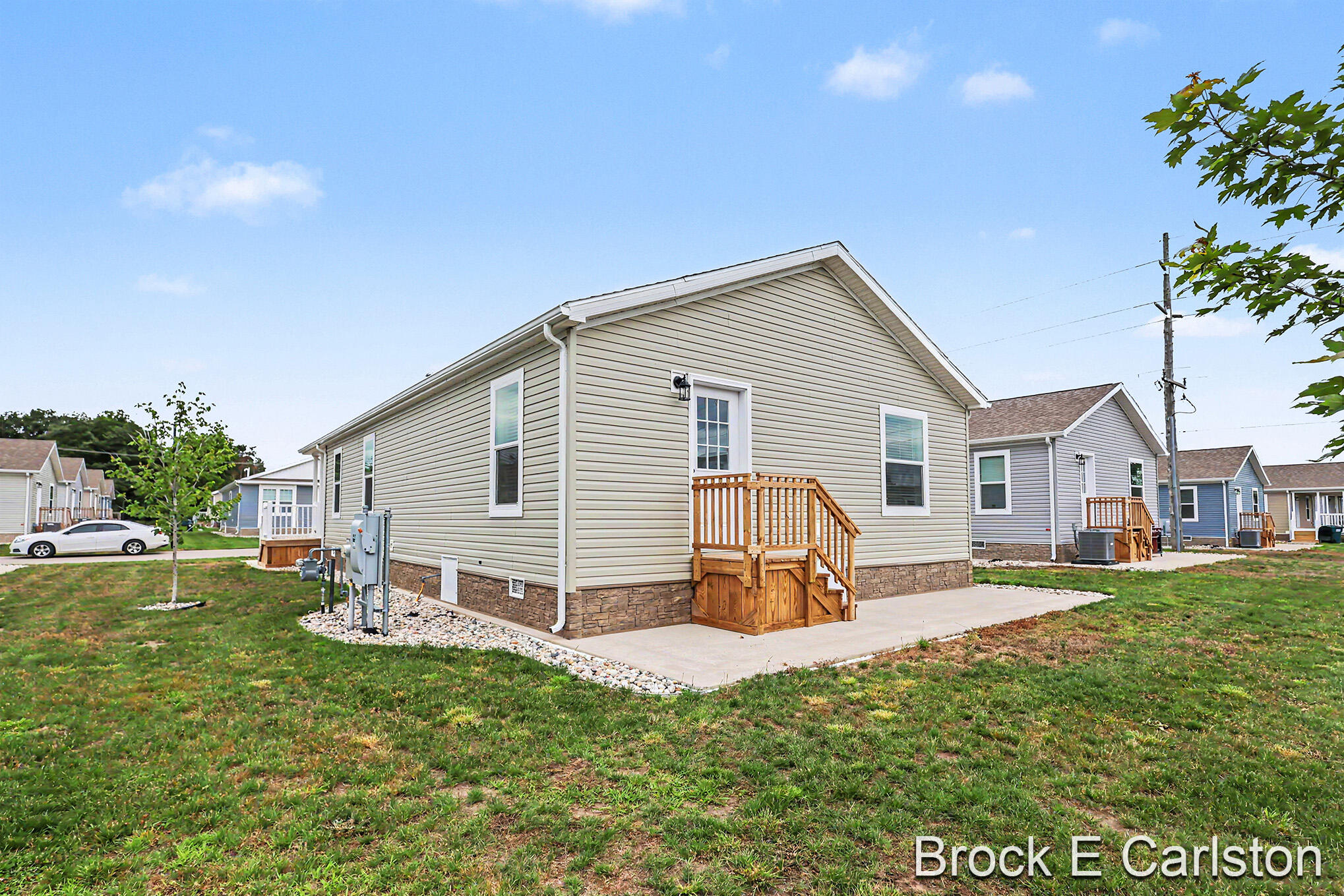 1283 E Ellis Road Norton Shores MI 49441