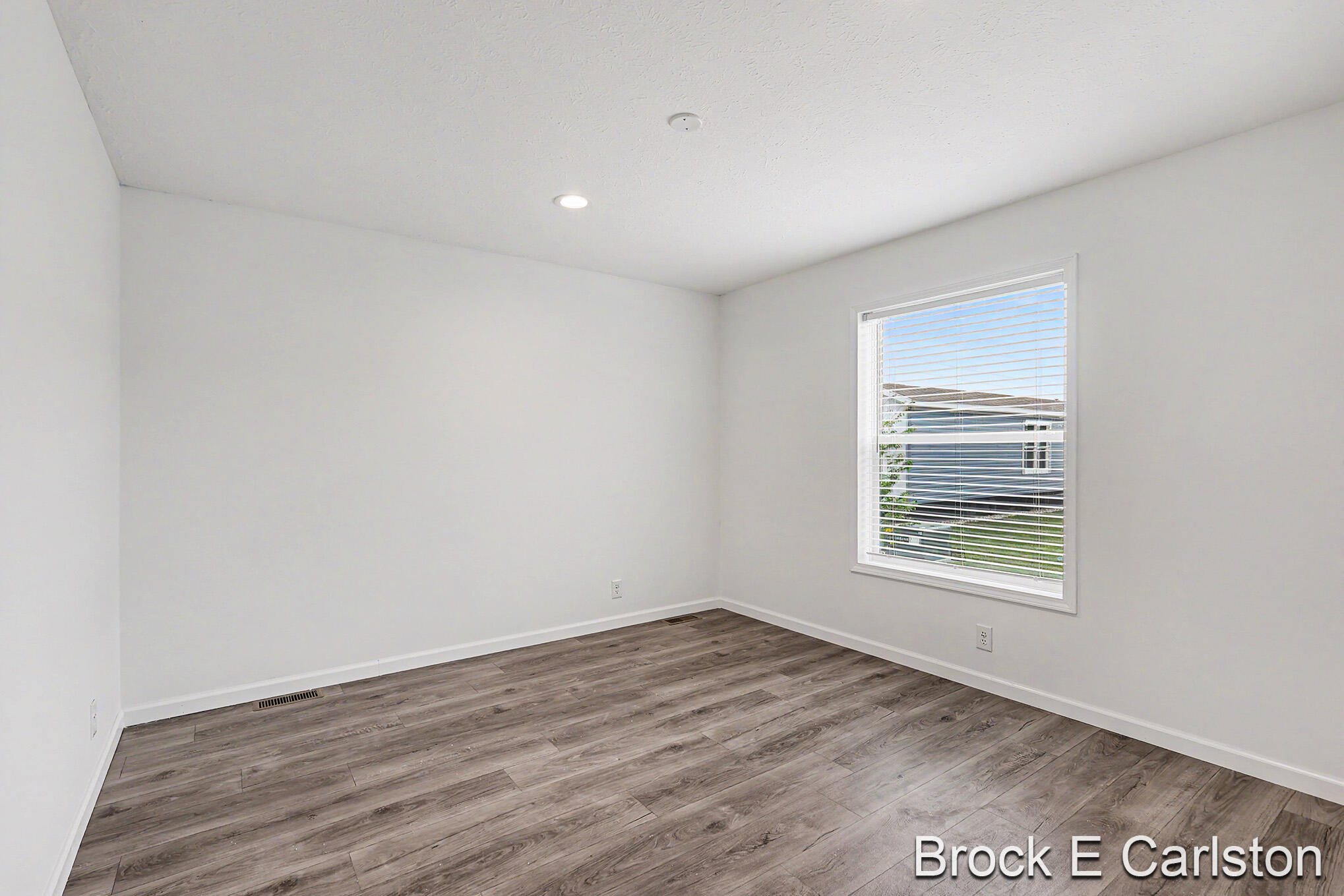 1283 E Ellis Road Norton Shores MI 49441