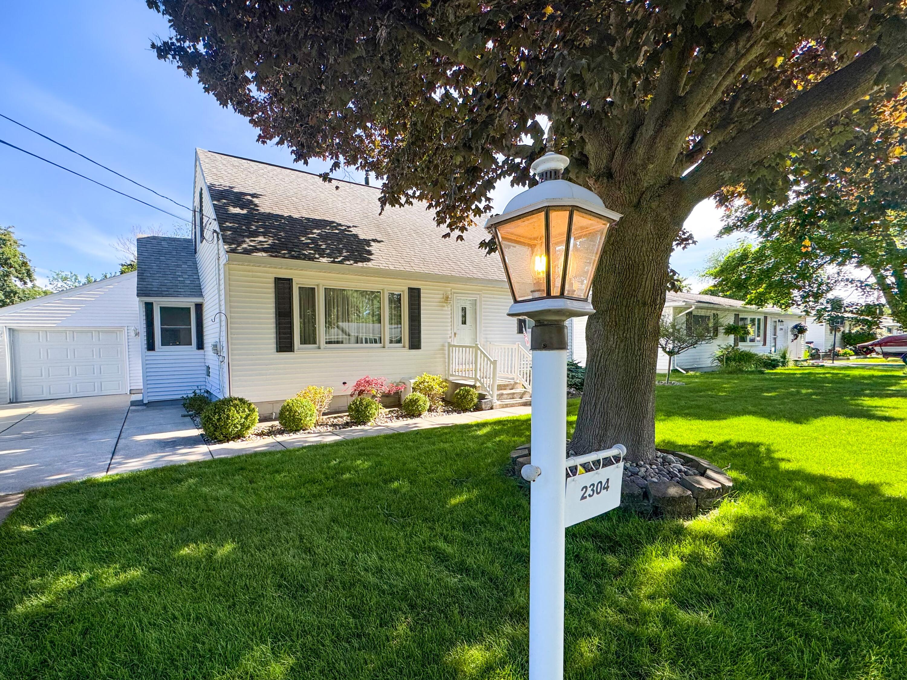 2304 Columbus Avenue Muskegon MI 49441